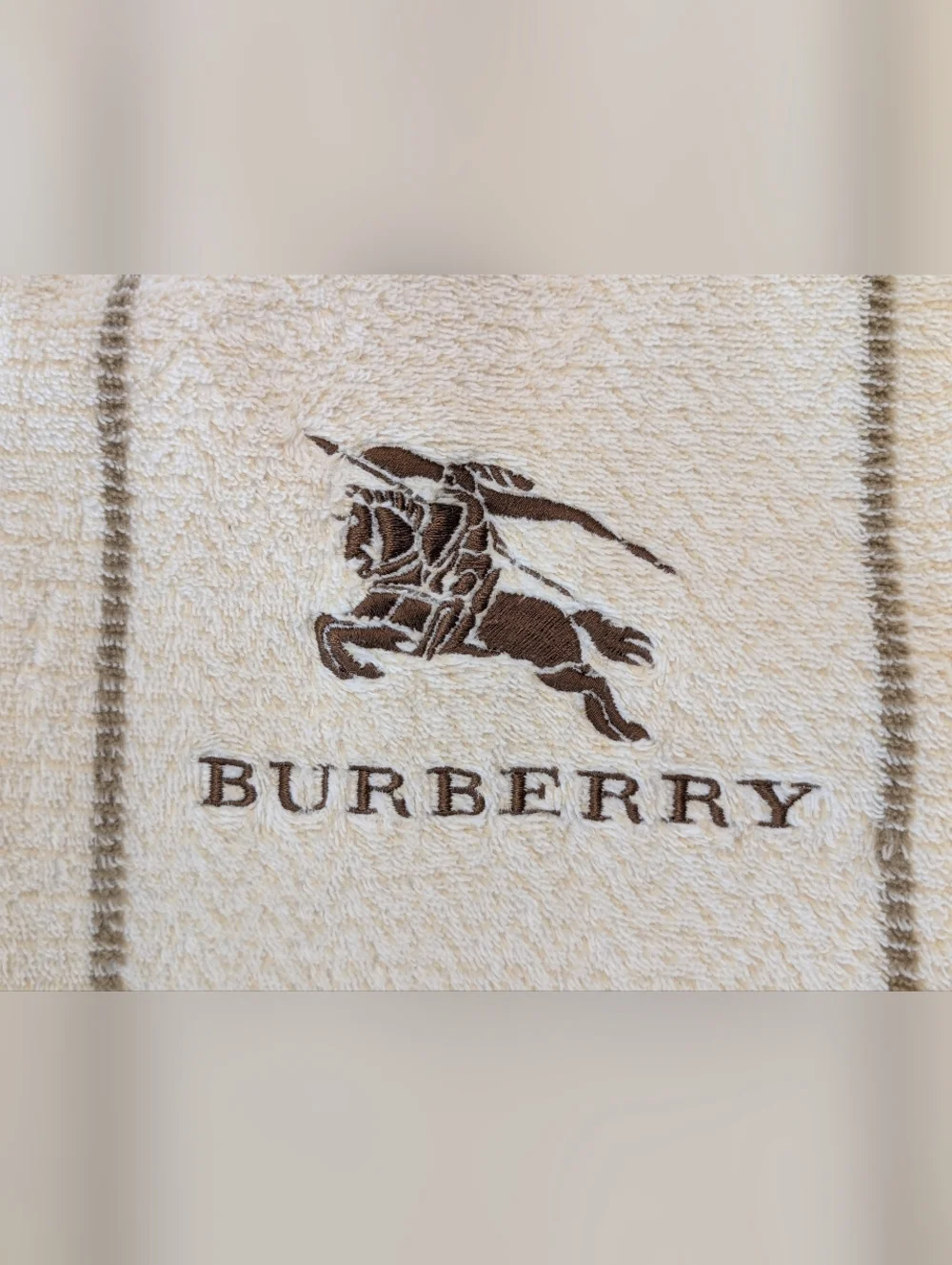 Burberry Nova Check Blanket - EUC - Cream 77x54 Inches - Picture 8 of 16